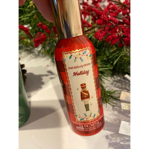 Bath & Body Works Christmas Holiday Winter Scented Room Sprays X 2 - Picture 3 of 8